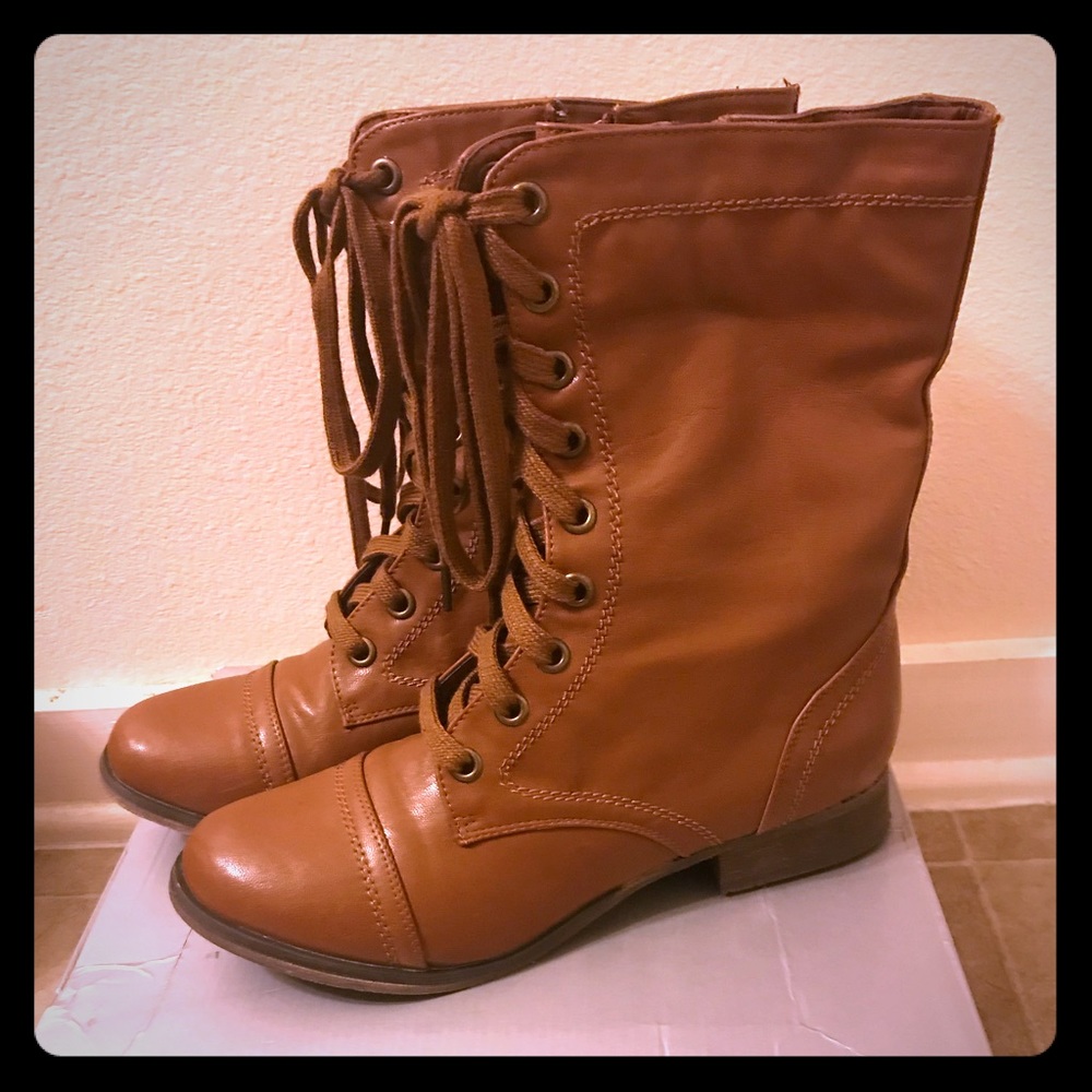 Georgia 21 army flat boots in tan size 8 1/2 NWOT